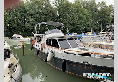 Beachcraft 1050 Motorbåt 1981, med Mercedes motor, Tyskland