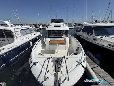 Beneteau Barracuda 9 Motorbåt 2012, med Suzuki motor, England