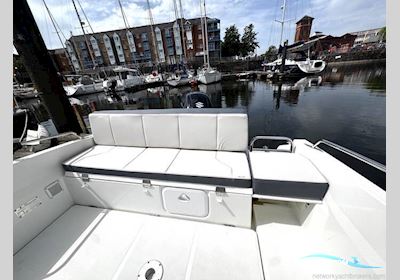 Beneteau Flyer 6.6 Spacedeck Motorbåt 2018, med Suzuki motor, England