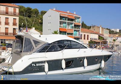 Beneteau Gran Turismo 38 GT Motorbåt 2011, med 2 x Volvo Penta D4 motor, Frankrike