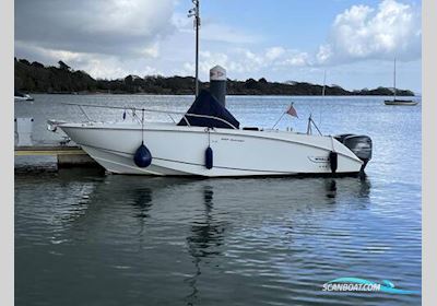 Boston Whaler 240 Outrage Motorbåt 2006, med Yamaha motor, England