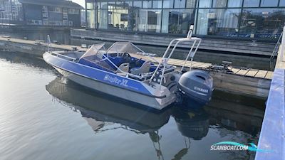 Buster XL Motorbåt 2002, med Yamaha motor, Sverige