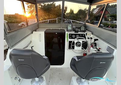 Celebrity 2500 Fish Hawk Motorbåt 1995, med Mercruiser motor, Holland