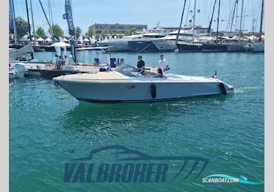 Comitti Wooden Boats Venezia 31 Classic Teak Motorbåt 2023, med Mercruiser 4.5  L V6 Bravo 3 Joystick motor, Italien