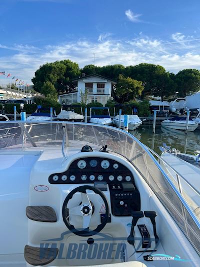 Cranchi ZAFFIRO 28 Motorbåt 2006, med Volvo Penta 4.3 gxi motor, Italien