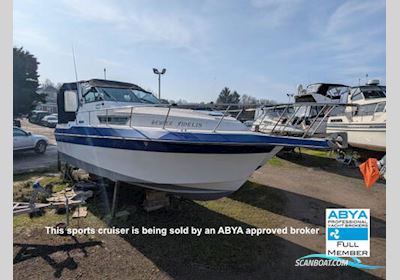 Cruiser International 2670 Motorbåt 1989, med Mercruiser motor, England