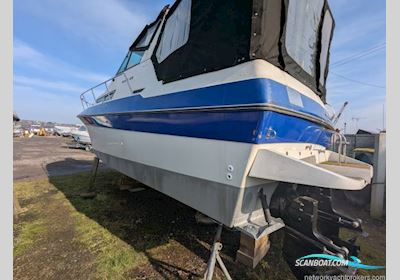 Cruiser International 2670 Motorbåt 1989, med Mercruiser motor, England