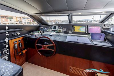 Eurocraft 28m Motorbåt 2004, med Caterpillar 3412 TA motor, Frankrike