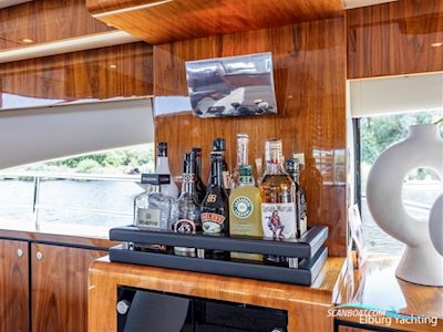 Fairline Squadron 70 - CVO Certified Motorbåt 2009, Holland