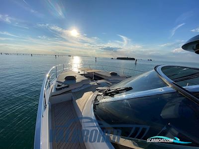 Fim 470 Regina Motorbåt 2023, med Volvo Penta Ips 800 motor, Italien