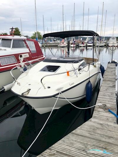 Flot Quicksilver 555 med Mercury 100 HK CT, kun 93,6 timer, SmartCraft, Simrad GO7, Fusion lydanlæg, køleskab og Flexiteak. Velholdt og vinteropbevar Motorbåt 2019, med Mercury motor, Danmark