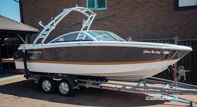 Four Winns H210 Motorbåt 2021, med Volvo Penta motor, England