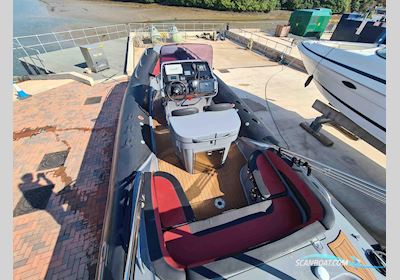 GRAND 850 Motorbåt 2018, med Evinrude motor, England