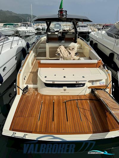 Invictus GT370 Motorbåt 2024, med Volvo Penta V8 motor, Italien