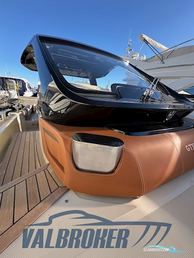 Invictus GT370 Motorbåt 2024, med Volvo Penta V8 motor, Italien