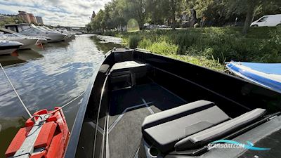 Iron 827 Motorbåt 2022, med Mercury motor, Sverige