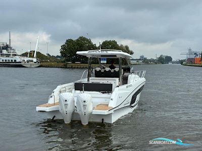 Jeanneau Cap Camarat 10.5 WA S2 op Voorraad. Dit Schip is Aanwezig op de Yamaha Stand Van Hiswa te Water 2026. Motorbåt 2026, med Yamaha motor, Holland