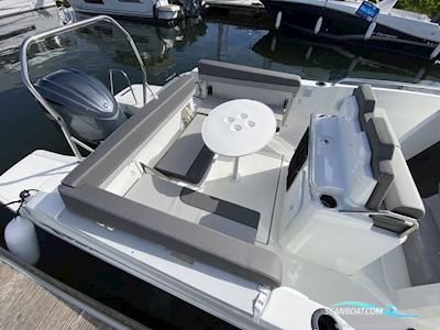 Jeanneau Cap Camarat 7.5 CC Series 3 Motorbåt 2026, med Yamaha F300Usb motor, England