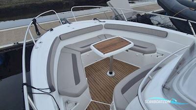 Jeanneau Cap Camarat 8.5 CC Motorbåt 2015, med Yamaha F300 Betu V6 4.2L motor, England