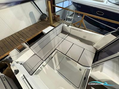 Jeanneau Merry Fisher 695 Serie 2. Dit Schip is Aanwezig op de Suzuki Stand Van Hiswa te Water 2026. Motorbåt 2026, med Suzuki motor, Holland