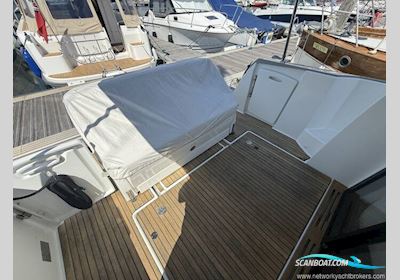 Jeanneau NC 9 Motorbåt 2015, med Volvo Penta D4 260A-F motor, England