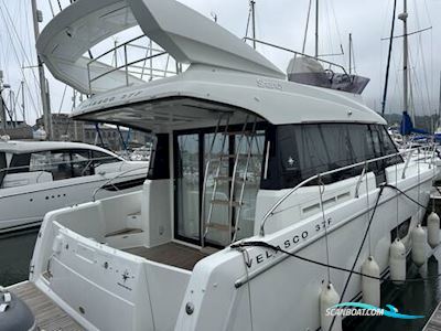 Jeanneau Velasco 37 Motorbåt 2016, med Volvo Penta D4 motor, England