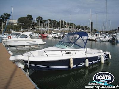 Kelt SA WHITE SHARK 237 Motorbåt 2003, med Z drive motor, Frankrike
