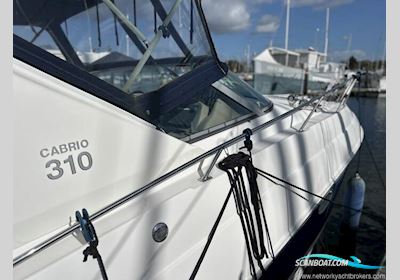 Larson Cabrio 310 Motorbåt 2007, med Volvo Penta D4 260 motor, England