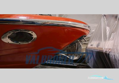 Linetti 27,5 Motorbåt 2004, med Mercruiser 496 Mag HO motor, Italien