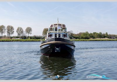 Linssen St. Jozef 1050 Salon AK-L Motorbåt 1986, med Volvo Penta is Een Toonaangevende Fabrikant Van Maritieme Aandrijfsystemen, Waarbij Betrouwbare en Efficiënte Motoren Zorgen Voor Krachtige, Duurzame motor, Holland