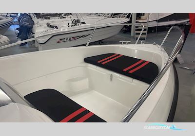 MICORE Xw48sc Motorbåt 2024, med Mercury motor, Sverige