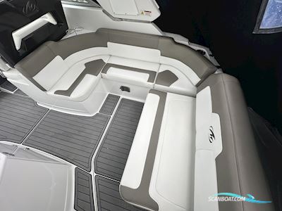 Monterey 275 Sport Yacht Motorbåt 2017, med Volvo Penta motor, England