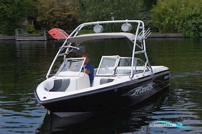 Moomba Mobius Lsv Motorbåt 2004, med Indmar motor, Holland