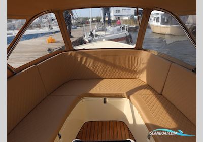 Oud Huijzer 616 Motorbåt 2022, med Netjes in de Bun Met Tilt Switch op de Gashandel motor, Holland