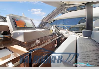 Prestige 680 Fly Motorbåt 2017, med Volvo Penta D13 Ips 1200 motor, Italien