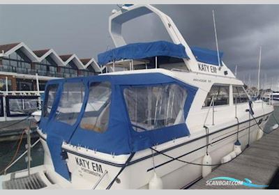 Princess 35 Motorbåt 1989, med 2 x Cummins 6BT A9 250hp Diesel with 3 blade propellers motor, England