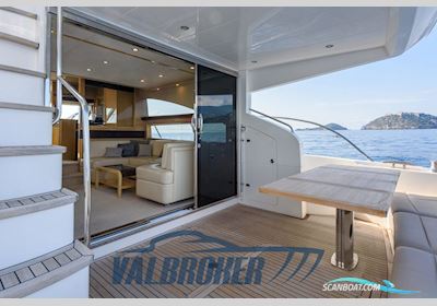 Princess Yachts 62 Fly Motorbåt 2010, med Caterpillar C18 motor, Italien