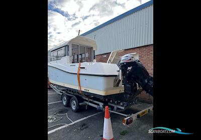 Quicksilver 755 Pilothouse Motorbåt 2017, med Mariner motor, England