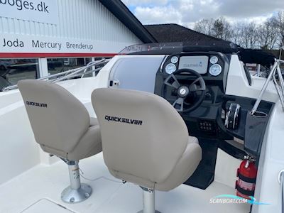 Quicksilver Activ 555 Cabin Med 115 hk Mercury-Efi CT 4 Takt og 1500 kg Variant Trailer - Anvisningsalg Motorbåt 2022, med Mercury motor, Danmark