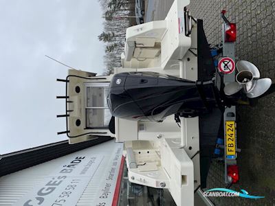Quicksilver Captur 705 Pilothouse Med 225 hk Mercury-Efi DS 3,4L V6 XL - Alt i Udstyr. Motorbåt 2022, med Mercury motor, Danmark