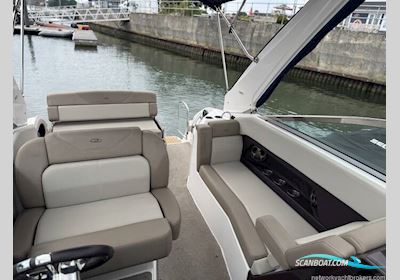 Regal 28 Express Motorbåt 2014, med Mercruiser motor, England