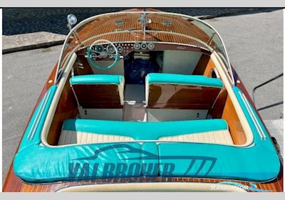 Riva Tritone Motorbåt 1960, med Chrysler motor, Italien