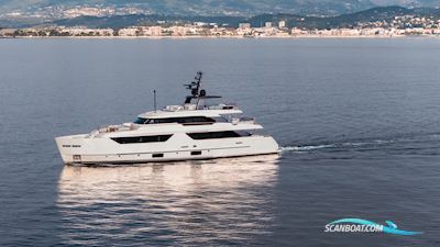 Sanlorenzo Motorbåt 2022, Frankrike