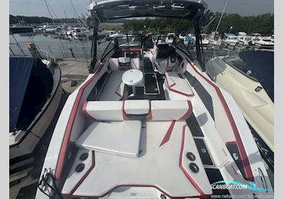 Scarab 285 ID Motorbåt 2023, med Rotax motor, England