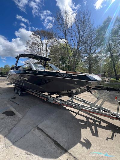 Scarab 285 ID Motorbåt 2023, med Rotax motor, England