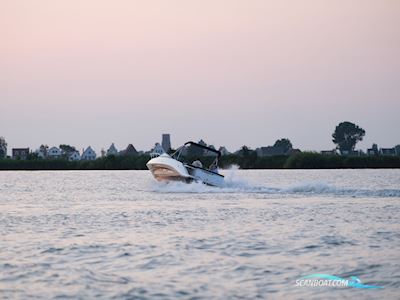 Sea Ray 230 Sun Sport Motorbåt 2025, med Mercruiser motor, Danmark