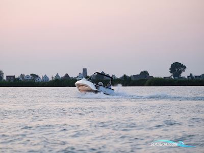 Sea Ray 230 Sun Sport Motorbåt 2025, med Mercruiser motor, Danmark