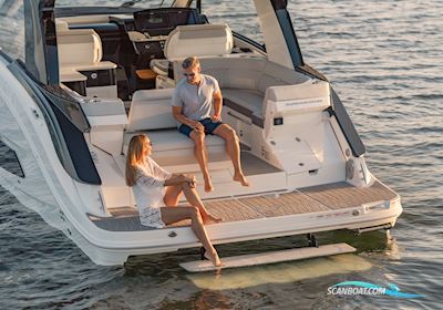 Sea Ray Sundancer 370 Motorbåt 2024, med 2 x Mercury® Mercruiser® 8.2L Mag HO Ect Bravo Iii X® Seacore® Joystick motor, Sverige