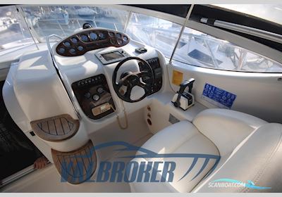 Sessa Marine Oyster 35 Motorbåt 2004, med Volvo Penta Kad 43 motor, Italien