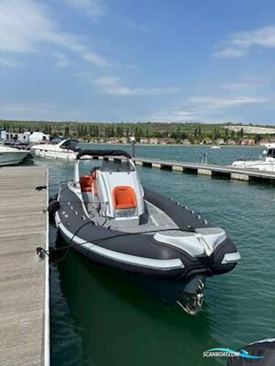 Stingher 900 GT Motorbåt 2022, med Mercury Verado motor, England